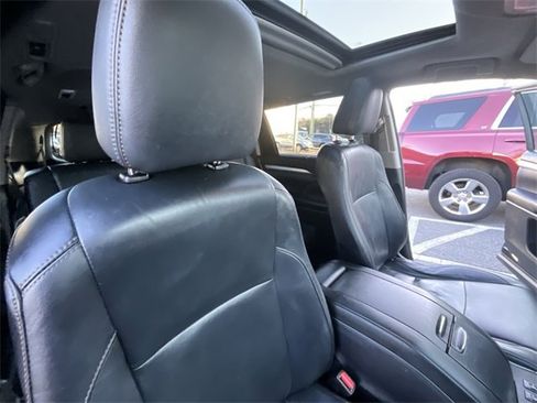 Used 2015 Toyota Highlander XLE image 34