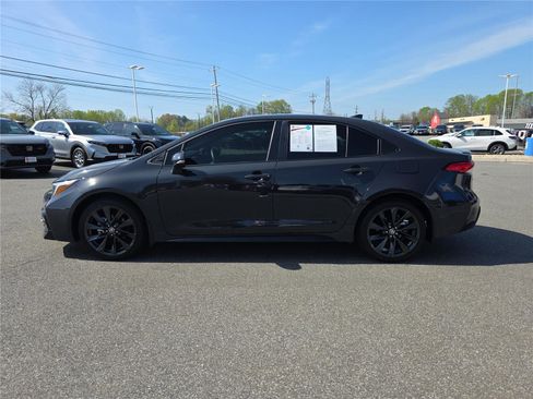 Used 2024 Toyota Corolla SE image 3