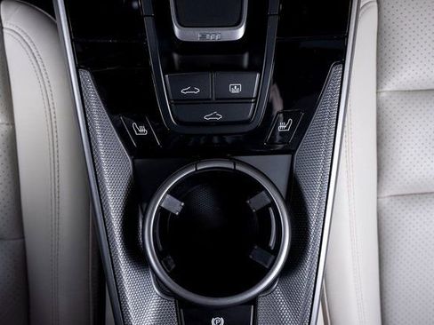 Used 2024 Porsche 911 Carrera 4S image 47