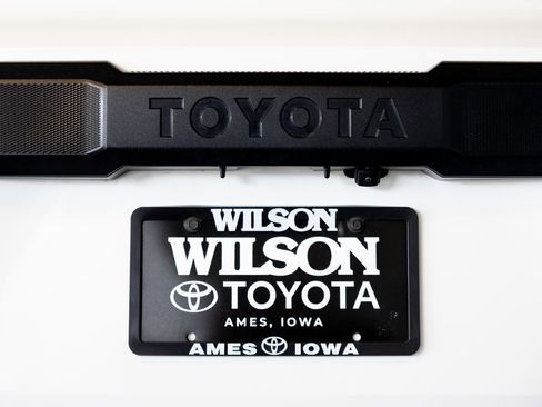 Used 2025 Toyota 4Runner TRD Off-Road Premium AWD/4WD image 4