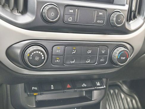 Used 2022 Chevrolet Colorado LT w/ Fleet Safety Package RWD image 27