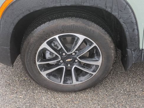 Used 2025 Chevrolet TrailBlazer LT w/ Convenience Package image 14