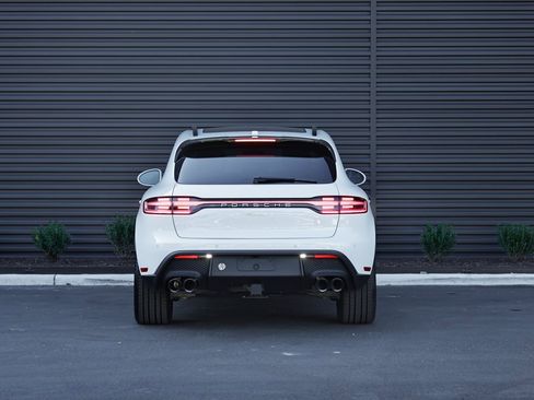 New 2026 Porsche Macan image 4