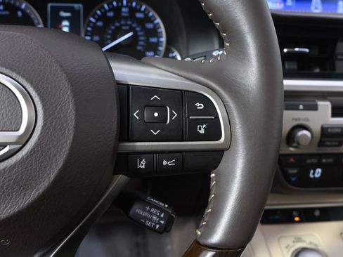 Used 2017 Lexus ES 350 w/ Premium Package FWD image 33
