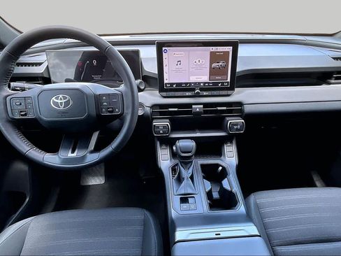 Used 2026 Toyota RAV4 SE FWD image 16