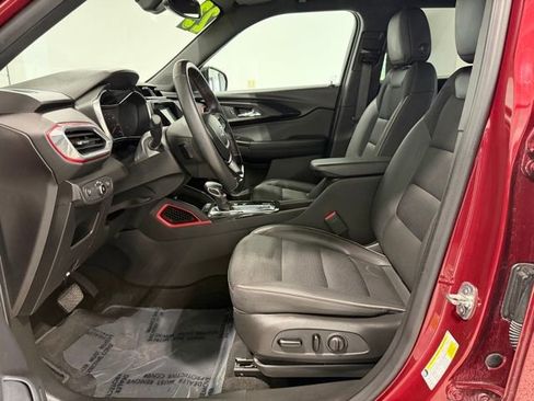 Used 2023 Chevrolet TrailBlazer RS w/ Convenience Package FWD image 9