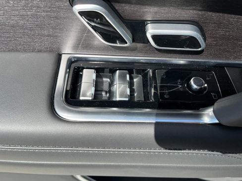 New 2025 Land Rover Range Rover SE image 26