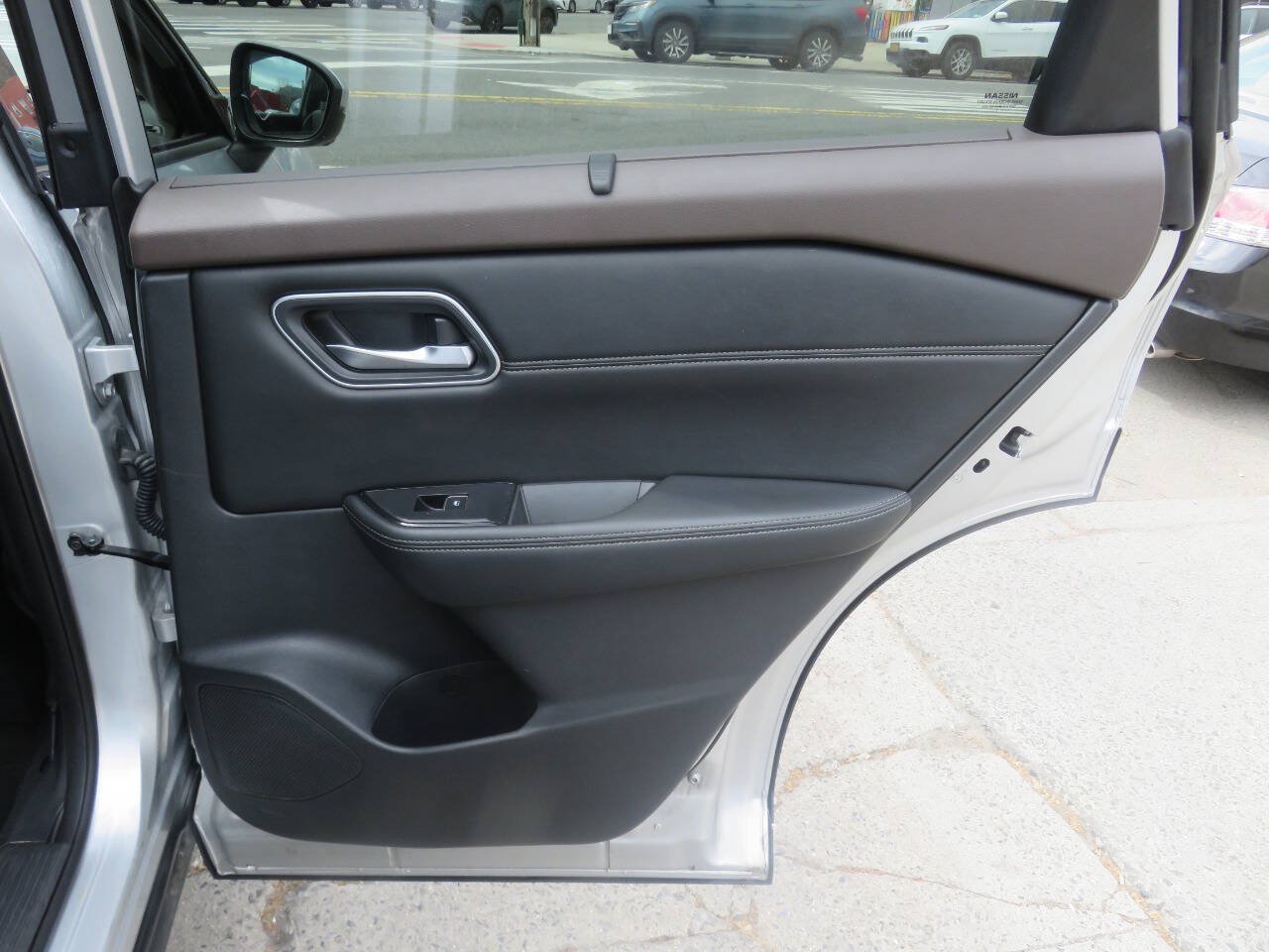 Used 2021 Nissan Rogue SL AWD/4WD image 31