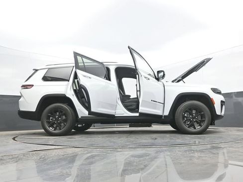 New 2026 Jeep Grand Cherokee L 4WD image 70