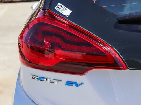 Used 2020 Chevrolet Bolt Premier w/ Infotainment Package FWD image 7