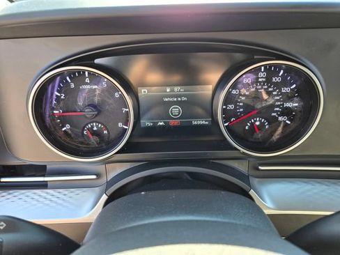 Used 2024 Kia Carnival LX FWD image 34