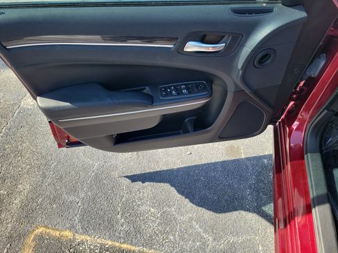 Used 2021 Chrysler 300 Touring L RWD image 23
