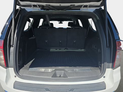Used 2022 Chevrolet Suburban Premier AWD/4WD image 30