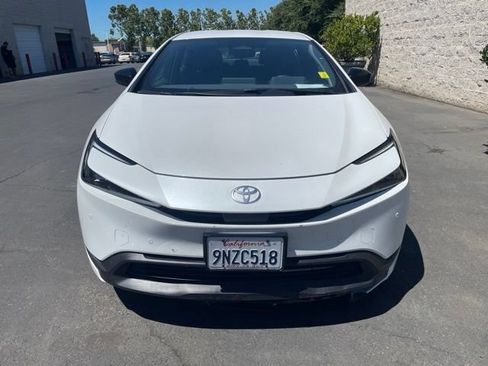 Used 2024 Toyota Prius LE AWD/4WD image 2