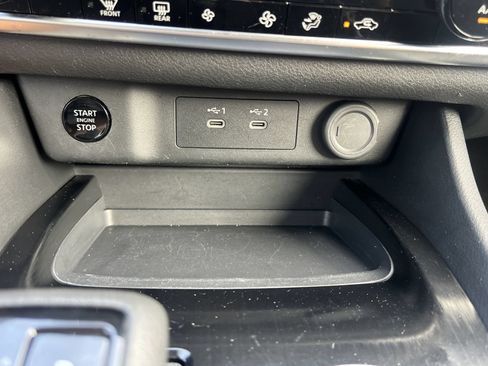 Used 2025 Nissan Rogue SV AWD/4WD image 6