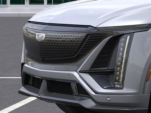 New 2026 Cadillac Lyriq V w/ Exterior Carbon Fiber Package AWD/4WD image 13