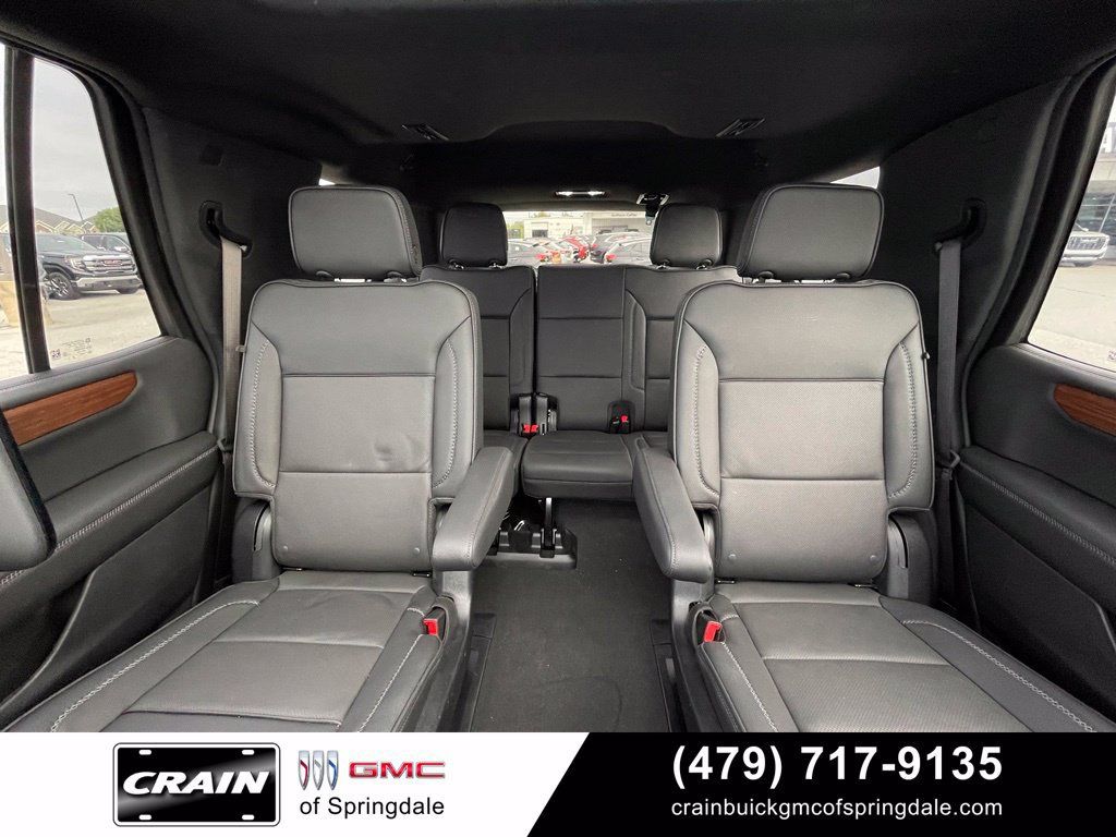 Used 2025 GMC Yukon Denali w/ Advanced Technology Package AWD/4WD image 29