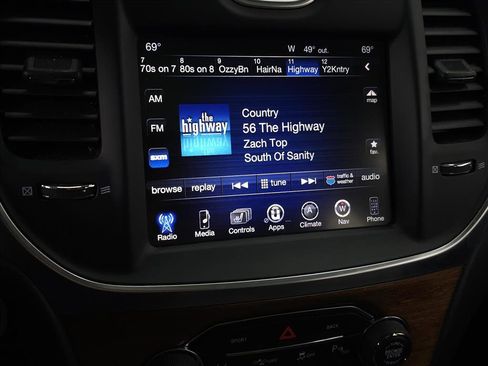 Used 2016 Chrysler 300 C Platinum w/ Safetytec Plus Group image 23