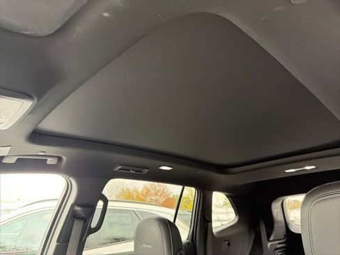 Used 2025 Buick Enclave Avenir w/ Super Cruise Package image 25