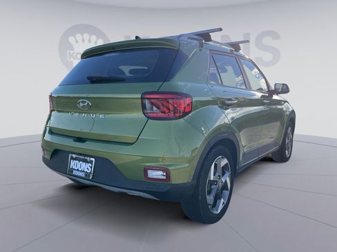 Used 2022 Hyundai Venue SEL image 7