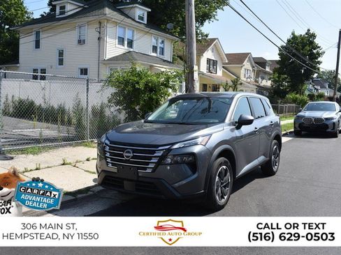 Used 2025 Nissan Rogue SV AWD/4WD image 3
