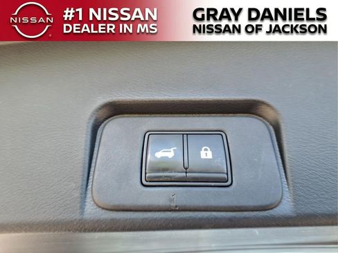 Used 2021 Nissan Rogue SL FWD image 9