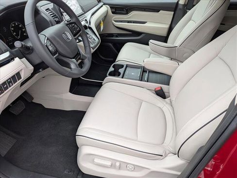 New 2026 Honda Odyssey Touring image 18