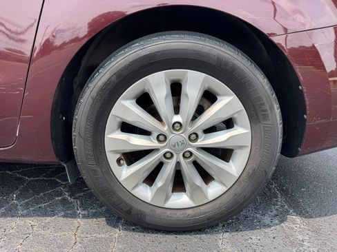 Used 2018 Kia Sedona EX FWD image 3