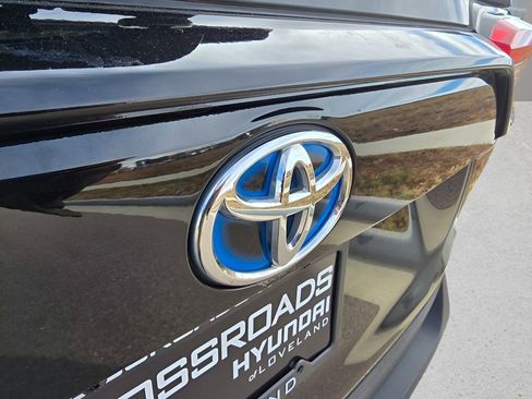 Used 2021 Toyota RAV4 LE image 9