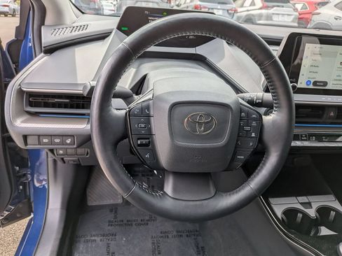 Used 2023 Toyota Prius XLE FWD image 18