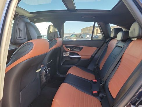 Used 2023 Mercedes-Benz GLC 300 4MATIC image 13