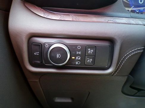 Used 2020 Ford Explorer Platinum w/ Premium Technology Package image 26