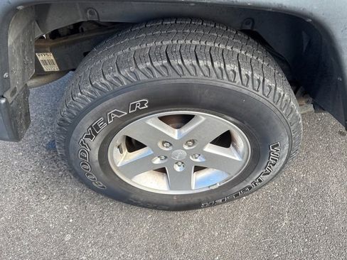 Used 2013 Jeep Wrangler Sport image 9