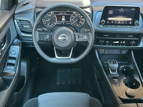 Used 2023 Nissan Rogue SV image 14