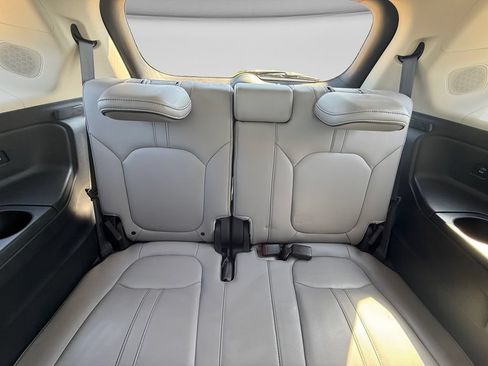 Used 2025 Honda Pilot Elite image 39
