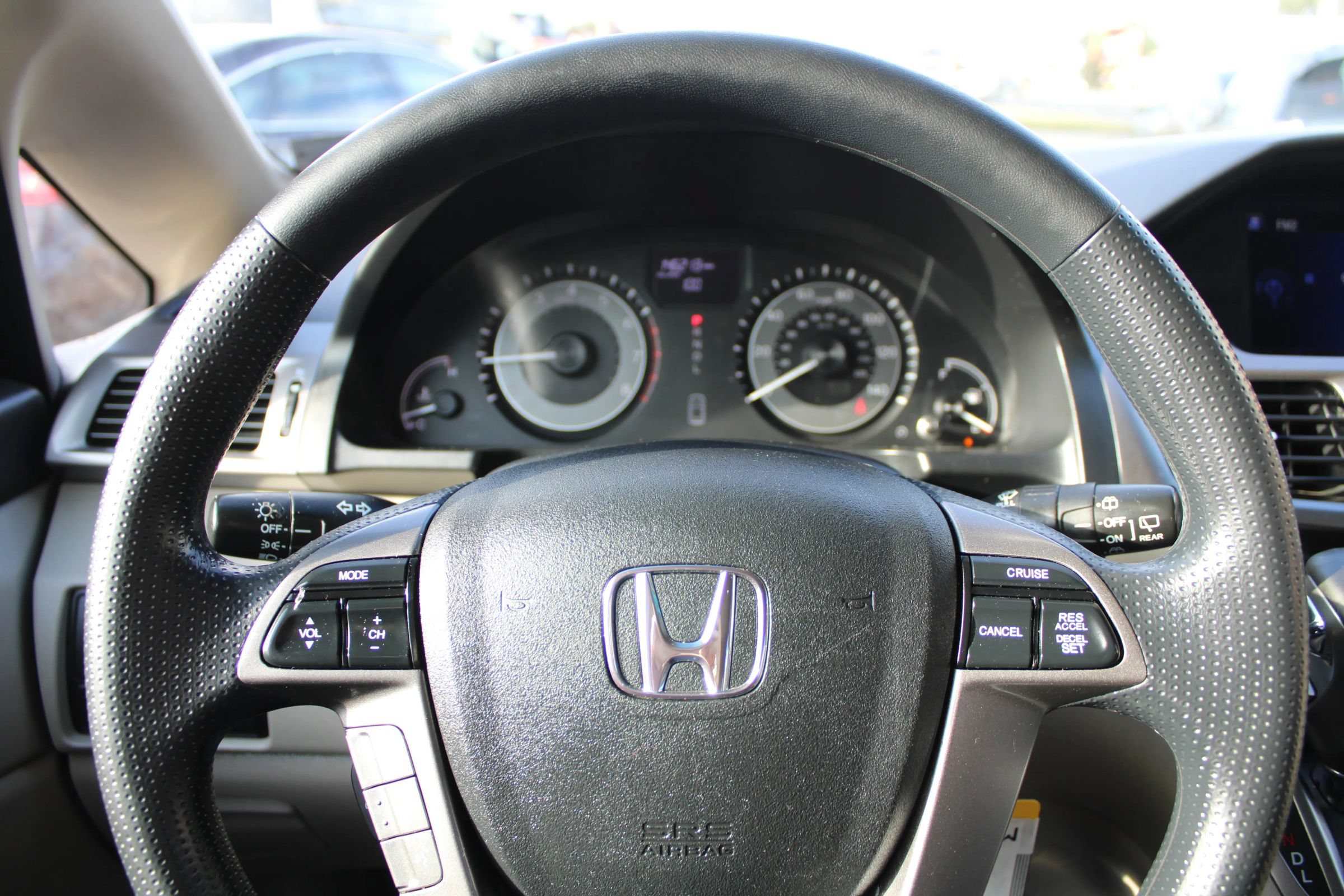 Used 2017 Honda Odyssey LX image 8