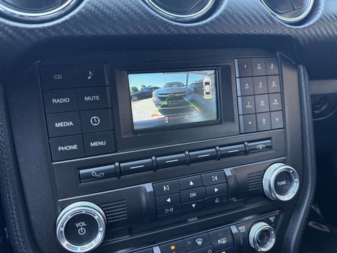 Used 2017 Ford Mustang Coupe RWD image 14
