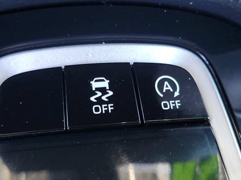Used 2024 Toyota Corolla Cross XLE w/ Convenience Package FWD image 16