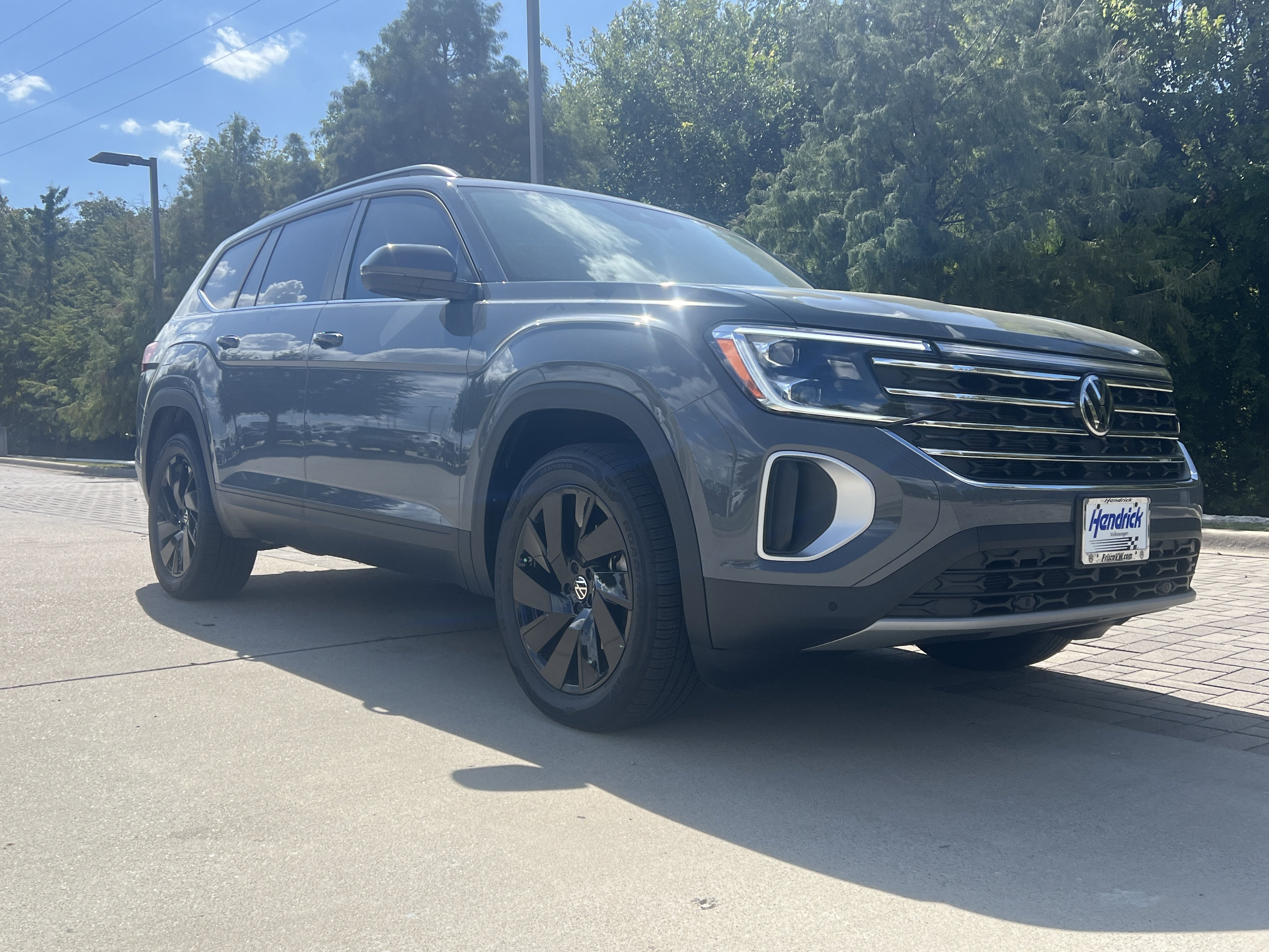 Certified 2026 Volkswagen Atlas SE FWD image 2