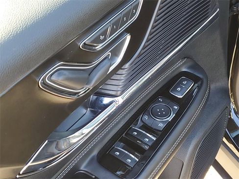Used 2021 Lincoln Corsair AWD w/ Premium Package image 20