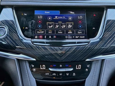 Used 2024 Cadillac XT6 Premium Luxury FWD image 36