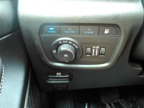 Used 2024 Jeep Grand Cherokee Limited 4xe AWD/4WD image 39