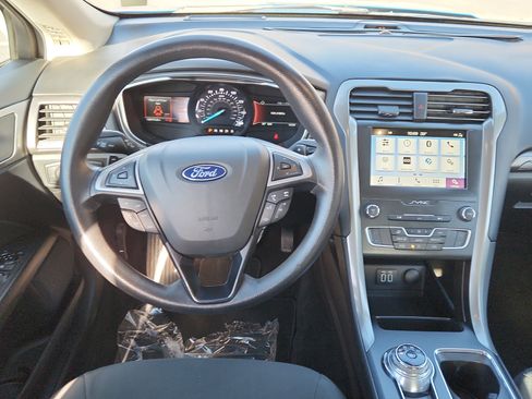 Used 2019 Ford Fusion SE image 13