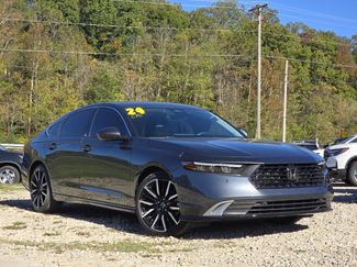 Used 2024 Honda Accord Touring video 2