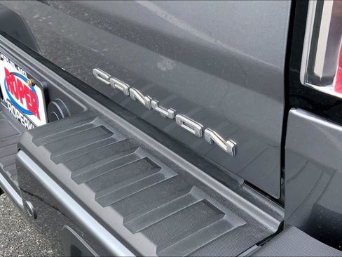 Used 2022 GMC Canyon Denali AWD/4WD image 8
