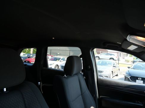Used 2018 Jeep Grand Cherokee Laredo AWD/4WD image 19
