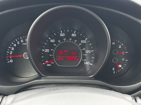 Used 2014 Kia Soul + image 23