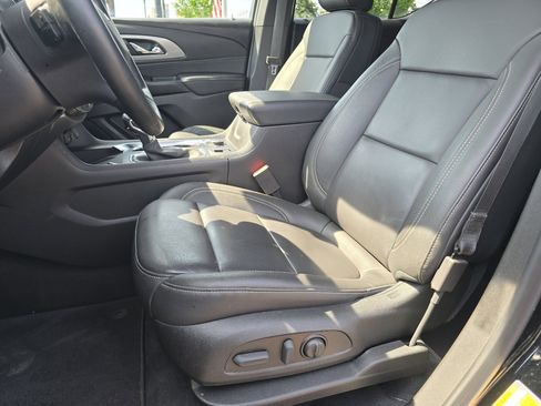Used 2023 Chevrolet Traverse LT AWD/4WD image 35