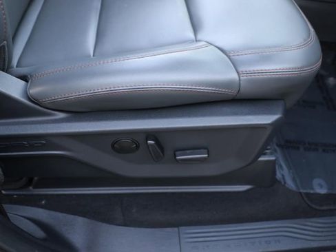 Certified 2025 Ford Expedition Active AWD/4WD image 11