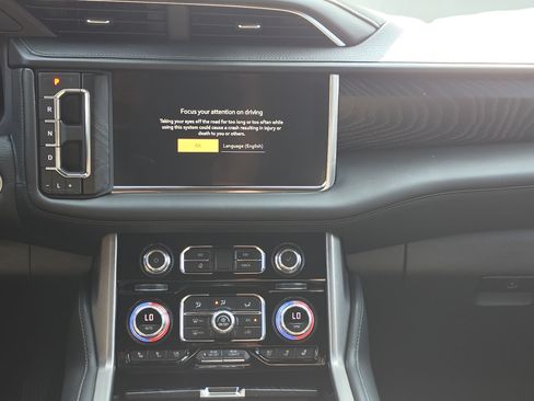 Used 2022 GMC Yukon Denali AWD/4WD image 14